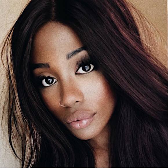 Meet your Posher, Elizabeth - Picture 1 of 1